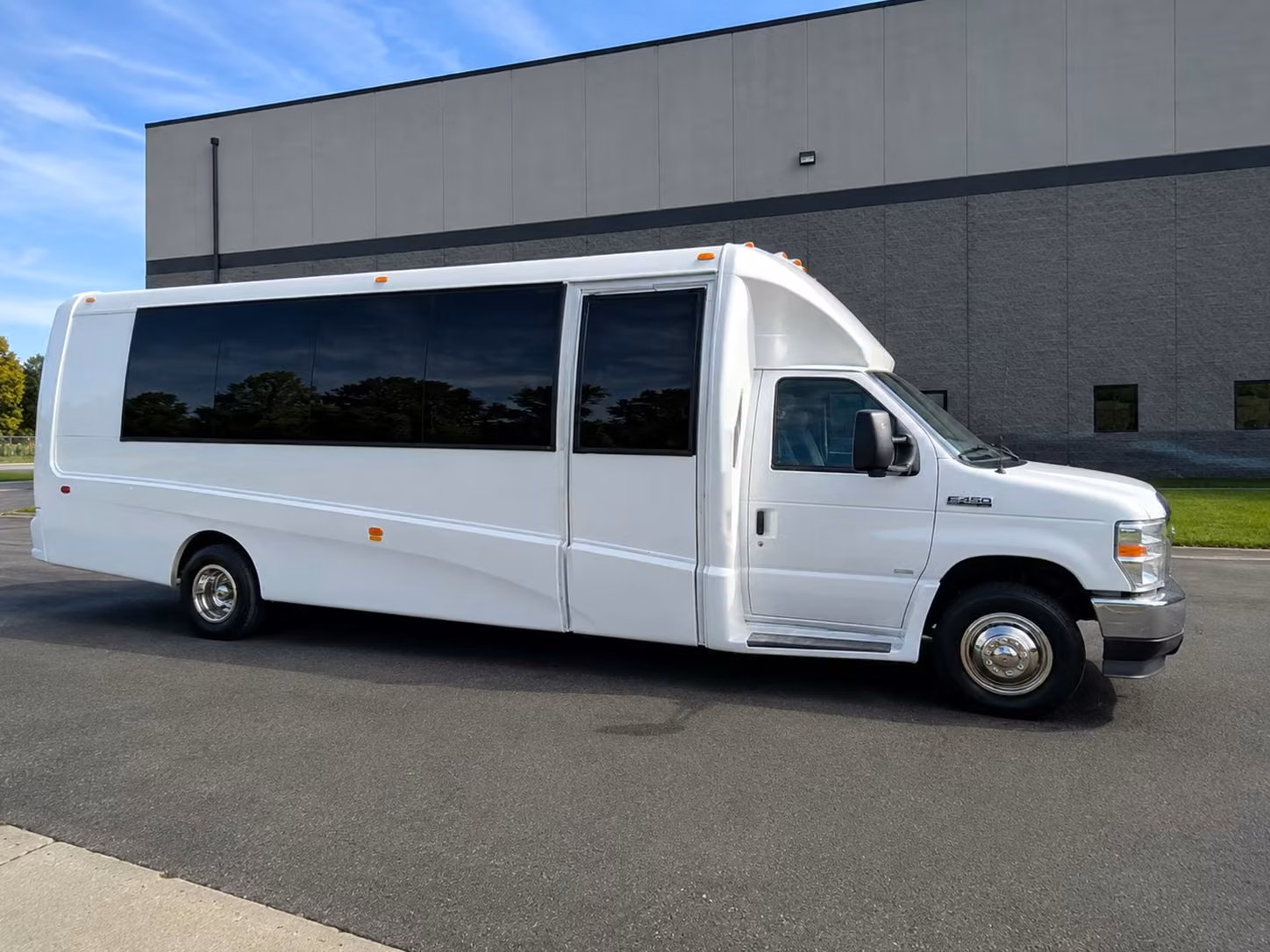 15 passenger minibus