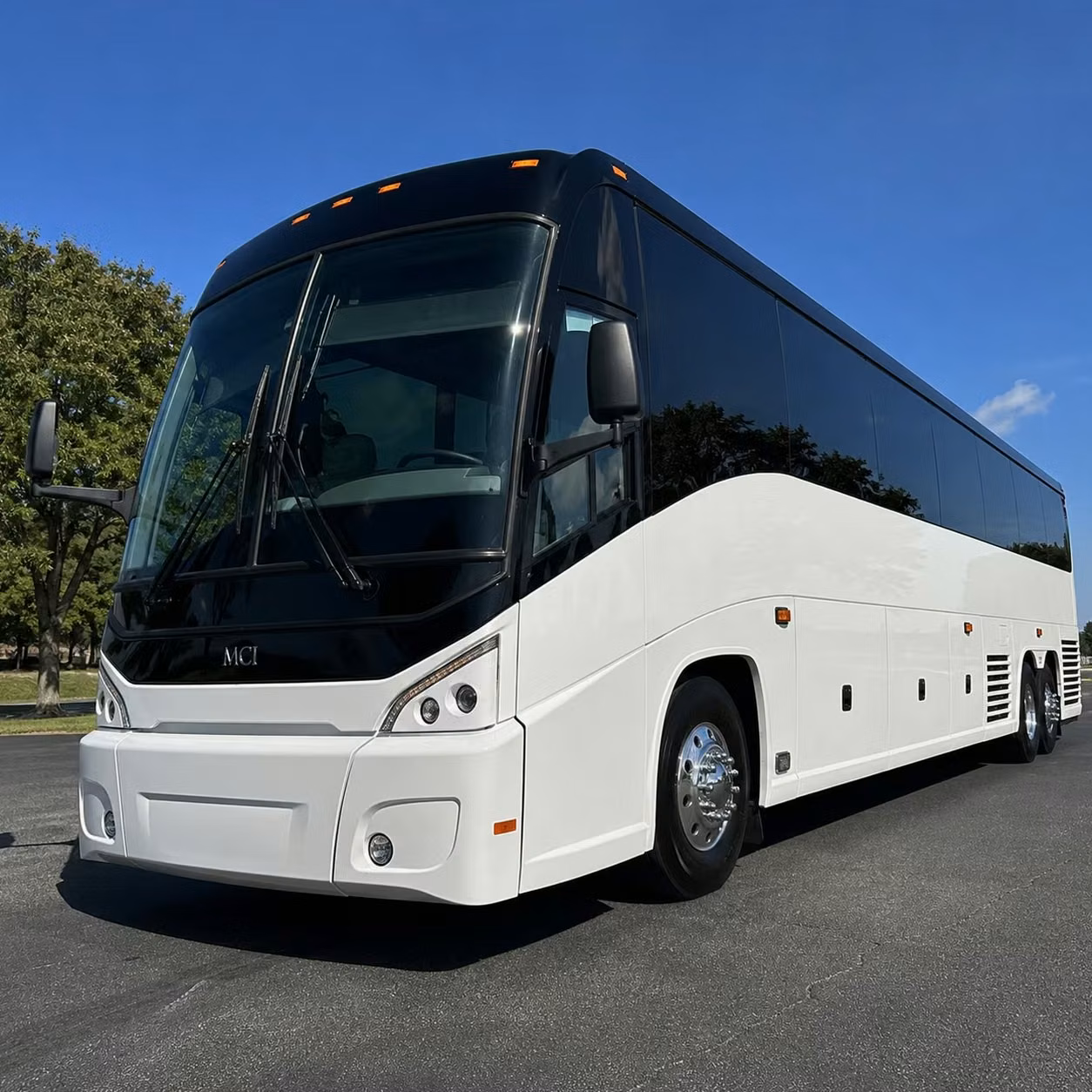 corporate and conference groups in simi valley rely on long distance bus rentals