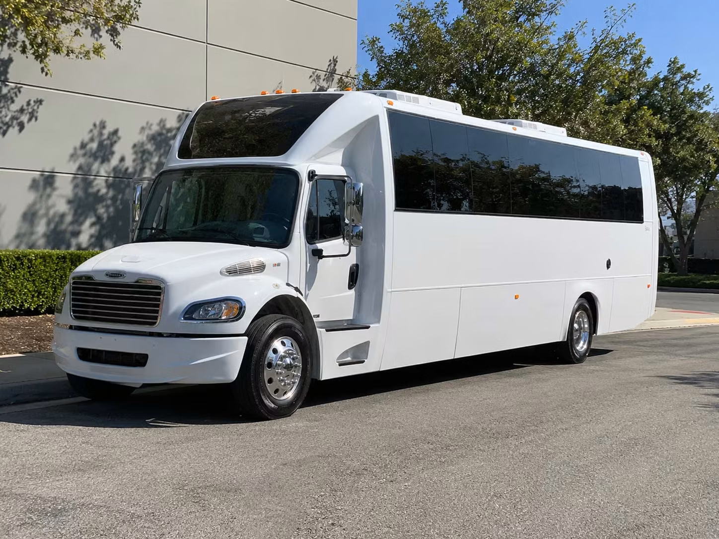 party buses for simi valley prom night keep the energy high from first pickup to last drop off
